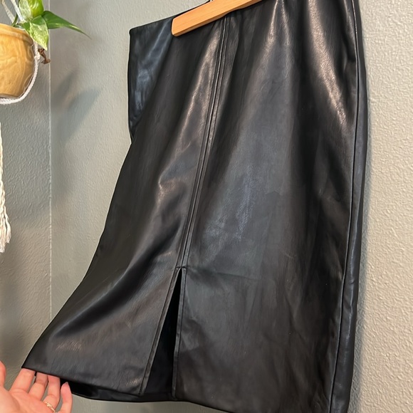 Worthington black faux leather pencil skirt - Picture 3 of 9